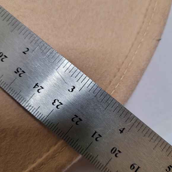 Vintage Wool Felt Cloche Hat Sculptural Net Bow Mid-Century Ladylike Elegance - Picture 9 of 9